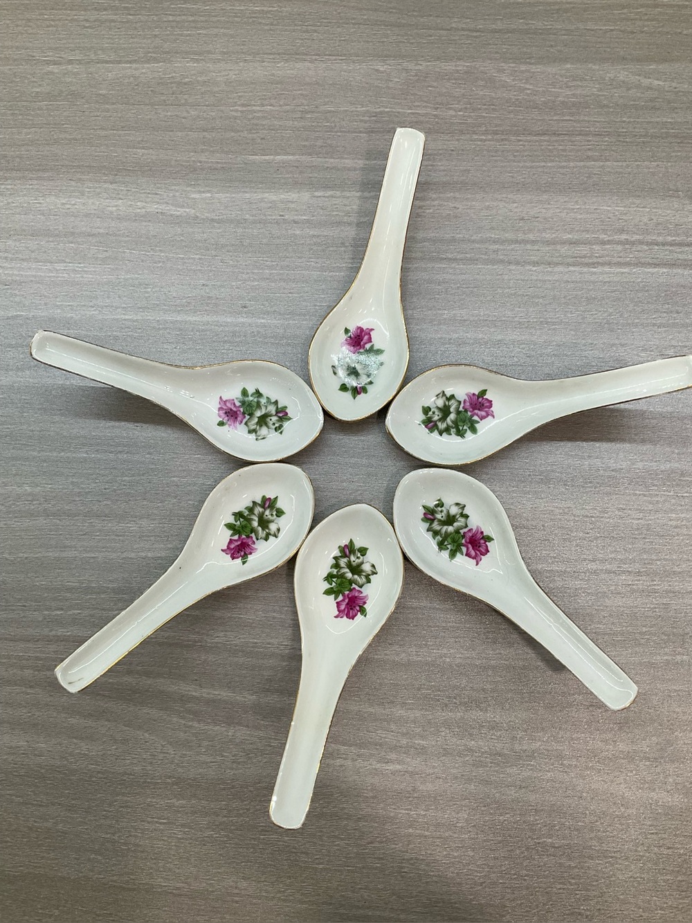 VINTAGE SET OF 6 SOUP‎ SPOONS FLORAL PRINT GOLD RIMMED PORCELAIN OR CERAMIC